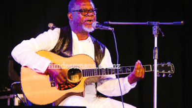 José Mucavele — um rouxinol selvagem de voz bela e possante