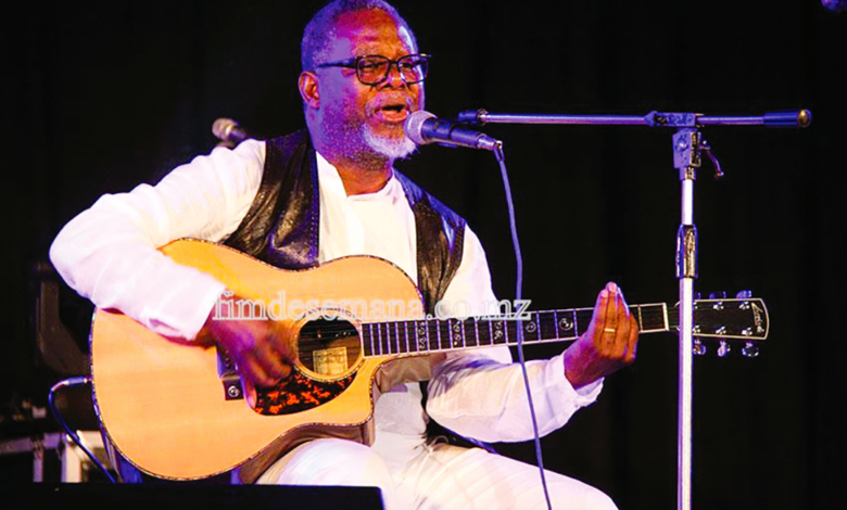 José Mucavele — um rouxinol selvagem de voz bela e possante