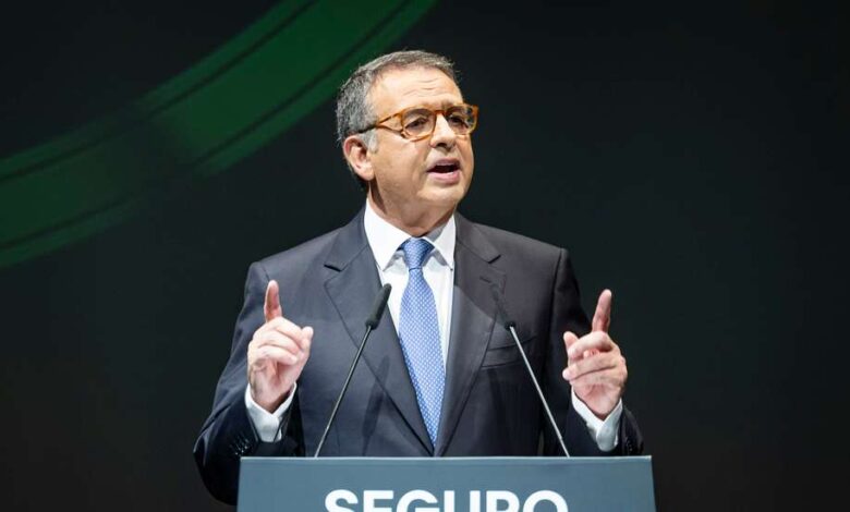 PR felicita António Seguro