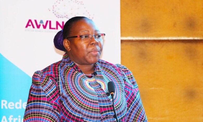 Talapa recebe activista social Alice Banze