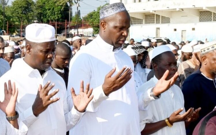 Chefe do Estado na celebração do Id al-Fitr