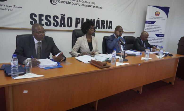 Comissão Consultiva do Trabalho em sessão plenária