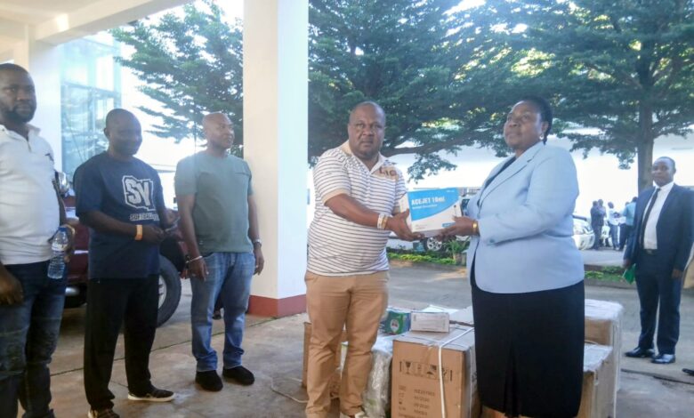 Comunidade nigeriana oferece medicamentos ao HPC