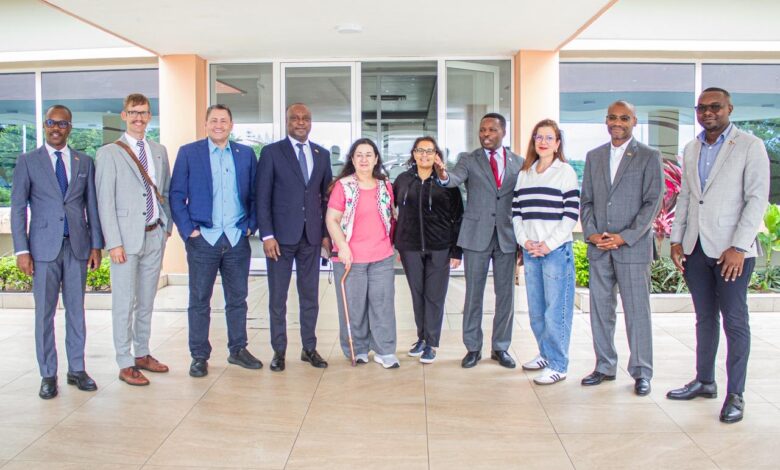 Parlamentares canadianos de visita a Moçambique
