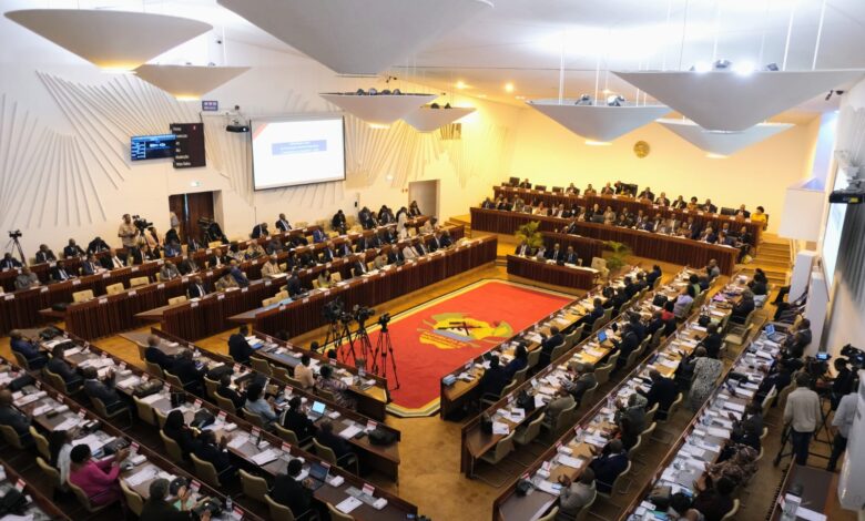 AR aprecia pacote de governação descentralizada