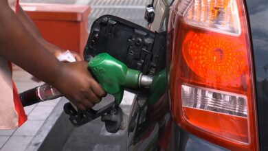 Petróleo cai mais de 15% após anúncio de cessar-fogo no Irão