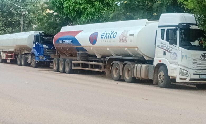 Polícia detém três suspeitos de assaltos a camiões de combustível em Maputo