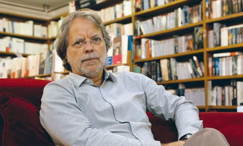 Chapo felicita Mia Couto pela atribuição do “Honoris Causa” na Hungria