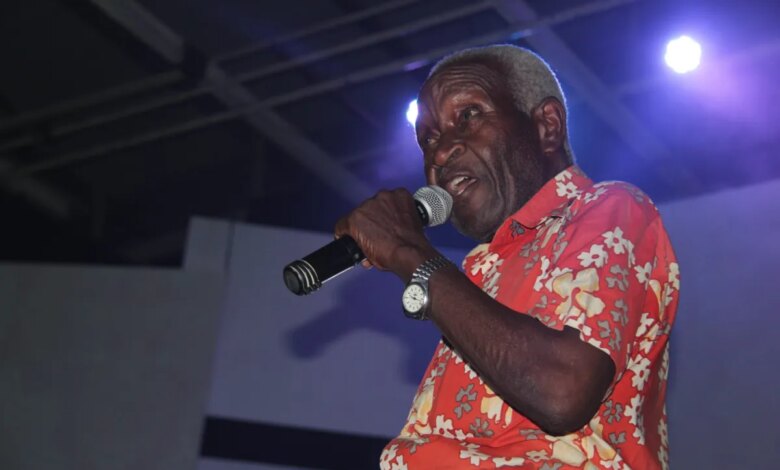 Dilon Ndjindji: Foi-se o “rei” da marrabenta, ficou a coroa