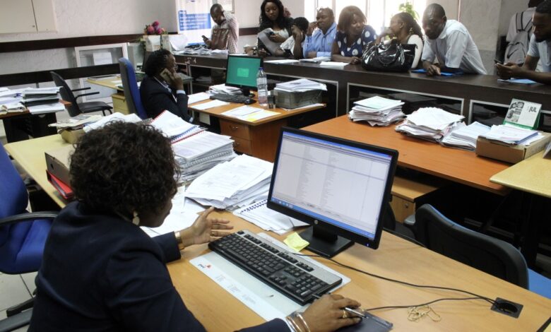 Frelimo enaltece reajuste salarial