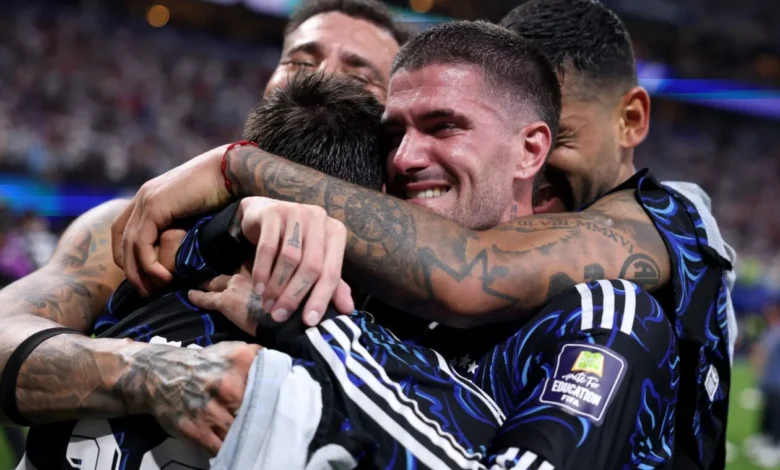 Argentina vence Inglaterra e garante vaga na final do Mundial da FIFA 2026