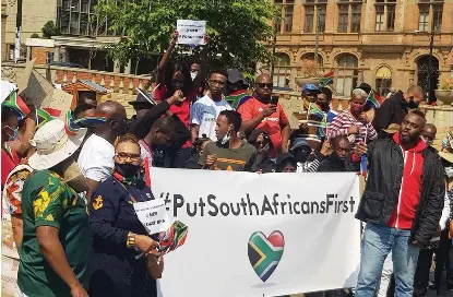 Sul-africanos marcham em Gauteng para exigir prioridade no acesso ao emprego
