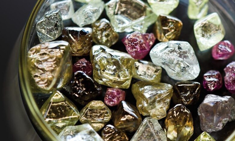 PELA PRIMEIRA VEZ: País organiza leilão internacional de gemas