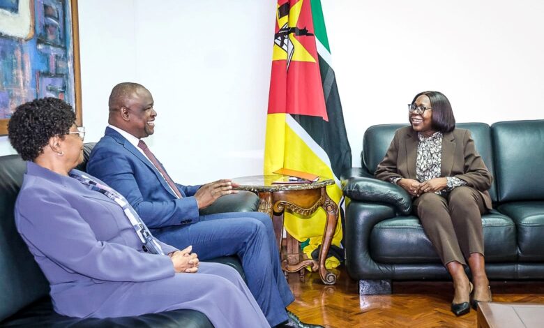 PM recebe ministro do Interior de Angola
