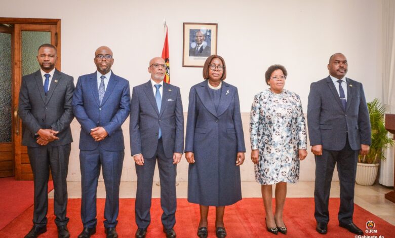 Primeira-Ministra empossa novos quadros