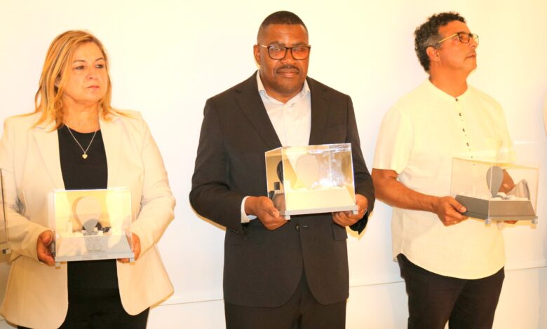 Vicente Joaquim homenageado pela UEM