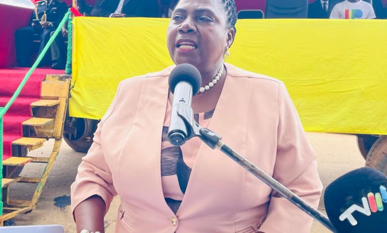 Francisca Tomás exalta diálogo como caminho para a paz