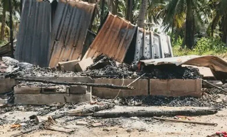 ZAVALA: Membros do ANAMOLA incendeiam 10 residências