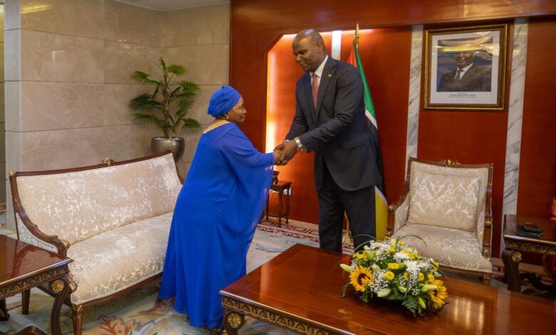 Chapo recebe Nkosazana Dlamini-Zuma